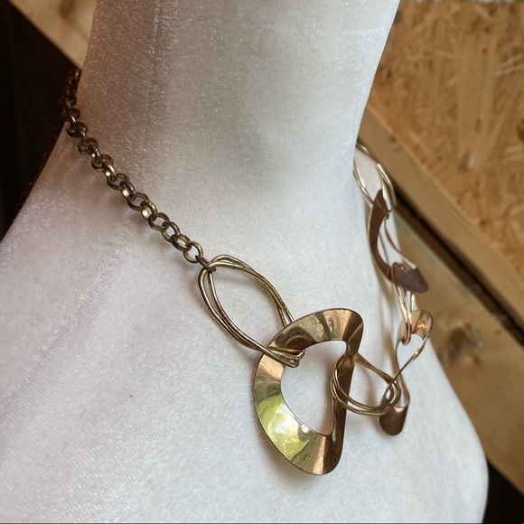 Vintage Gold Circle Necklace Gold tone Chain Necklace 18” with 3” extension - Picture 4 of 9